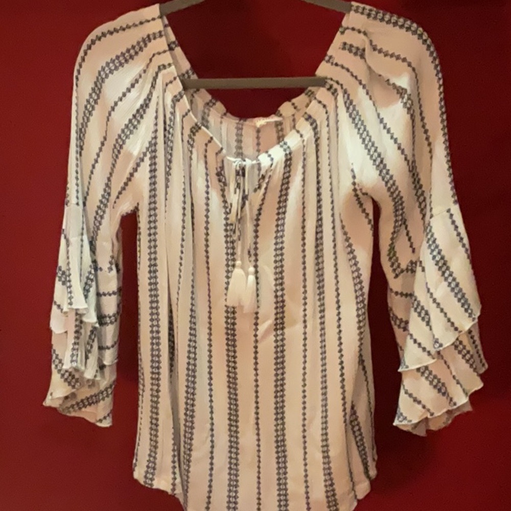 Pullovers top.